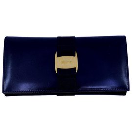 Salvatore Ferragamo-Black leather wallet in very good condition-Black