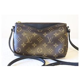 Louis Vuitton Uniformes de Palas Marrom
