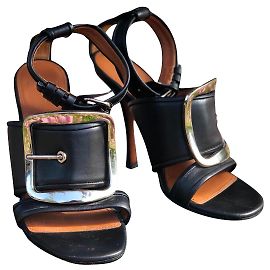 Givenchy Sandale mit Absatz und Absatz Schwarz Silber
