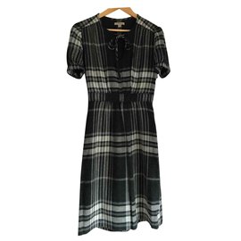 burberry women's clothing