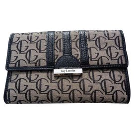 Guy Laroche monogram Beige