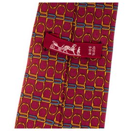 Hermès-Hermes estampado gravata de seda em muito bom estado!-Vermelho