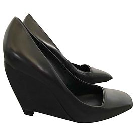 Escarpins compensés Louis Vuitton en cuir noir Taille 40 Noir