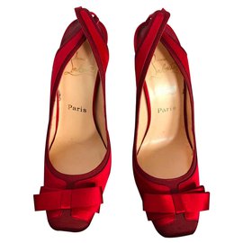 Christian Louboutin-Tacones-Roja