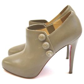 Botas de plataforma Christian Louboutin C'est Moi em couro napa bege Bege