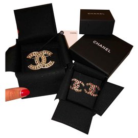Chanel-CC-Dourado