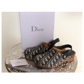 Dior-Diorquake-Marineblau
