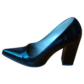 PRADA   Décolleté in Leather Black