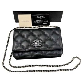 Chanel-Portafoglio nero Chanel su catena-Nero
