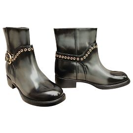 Salvatore Ferragamo Salvatore Feragamo boots model Nolas mint condition Grey