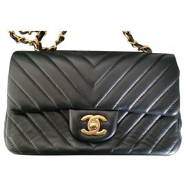 Chanel-Bolsa Chanel Chevron Mini Retangular-Preto