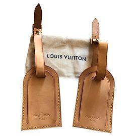 2 Louis Vuitton label holder Beige