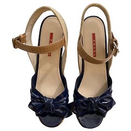Prada Mulas de cuña Azul