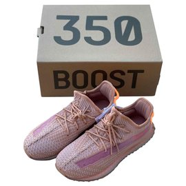 Yeezy-Sneakers-Pink