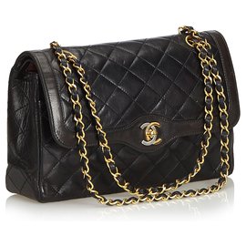 Chanel-Borsa a tracolla foderata in pelle di agnello medio nera Chanel-Nero