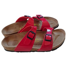 birkenstock vermelha