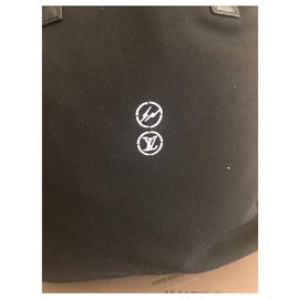 Louis Vuitton-Luce della borsa di Louis Vuitton Cabas-Nero