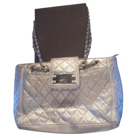 Chanel-Auténtico bolso Chanel Reissere modelo de bolso de compras East West Coleccionista de compras XL Núm. De serie 1050 1945-Plata