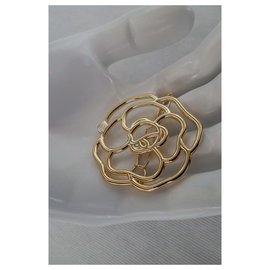 Chanel-CAMELIA CLAMP-Golden