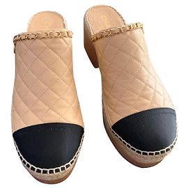 Chanel tamancos Bege