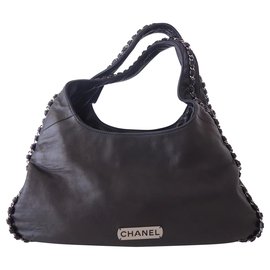 Chanel-Bolsa de couro preto Chanel Hobo-Preto