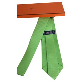 Hermès-Laço em forma de H "Hermes" New Collection Novo-Verde claro