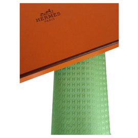 Hermès-Laço em forma de H "Hermes" New Collection Novo-Verde claro
