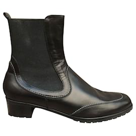Salvatore Ferragamo-boots Salvatore Feragamo Target model mint condition-Black