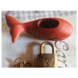 Louis Vuitton-whale lock-Red