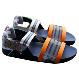 Fendi-Sandals-Black