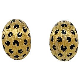Orecchini Fred, Modello di leopardo, in oro giallo e smalto nero. Altro