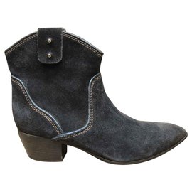 Vic Matié-Vic western ankle boots in deep blue suede-Navy blue