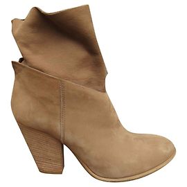 Vic Matié Ankle boots de camurça Vic Matie Bege