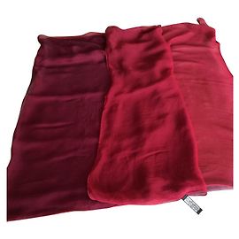 Estola Corinne Sarrut em chiffon de seda vermelha e borgonha Vermelho