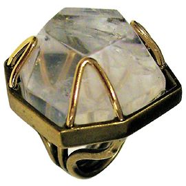 Gran anillo de cristal de roca de lanvin. Dorado