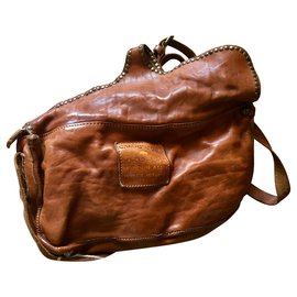Campomaggi-Campomaggi shoulder bag with studded leather all around-Cognac