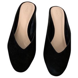 mango black mules