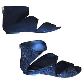 Louis Vuitton Sandali in camoscio e strass Nero