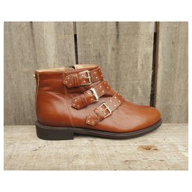 Russell & Bromley-Botas cravejadas Russel & Bromley-Castanho claro