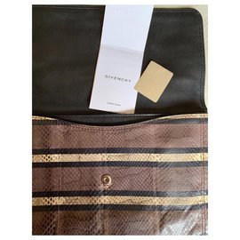 Givenchy-billetera-Impresión de pitón