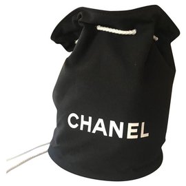 Chanel-Mochila Chanel-Preto