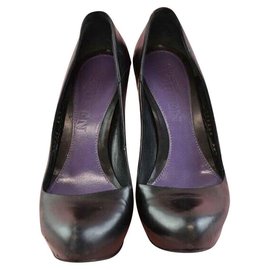 Alexander Mcqueen-Bombas com calcanhar elegantemente curvado-Preto