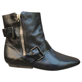 Vic Matié-new Vic Mati boots with small hollow mark-Black