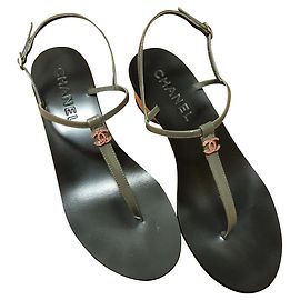 Chanel thong sandals EU38 Olive green
