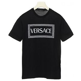 Camiseta estampada con logo de Versace Negro