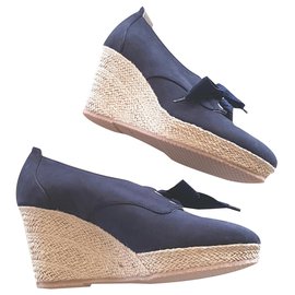 Carel-Leather and suede lined derby with laces.-Beige,Navy blue