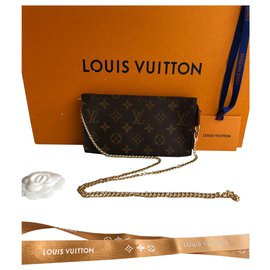 Louis Vuitton-Sacos de embreagem-Marrom