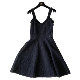 Chanel-Chanel Little Black A-Line Dress Size 34-Nero
