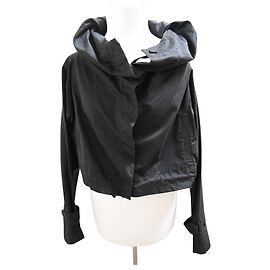 New Gestuz black jacket with foldable hood. XS/S Black