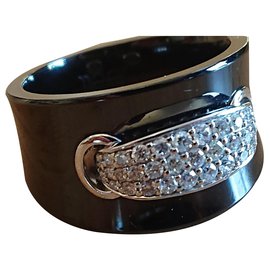 Guy Laroche Ceramic ring Black